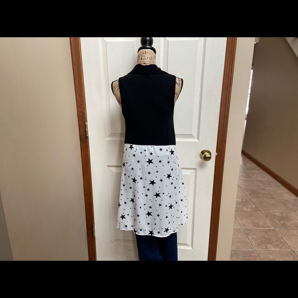 Blumin Black/White Star Patterned Button Down Sle… - image 4